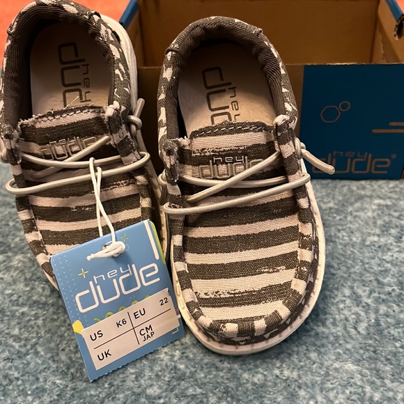 Hey Dude Shoes Nwt Hey Dude Wally Toddler Patriotic Shoe Size 6